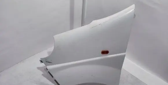 Nissan Primastar Fender