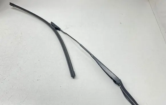 Renault Captur Windshield/front glass wiper blade 288818445R