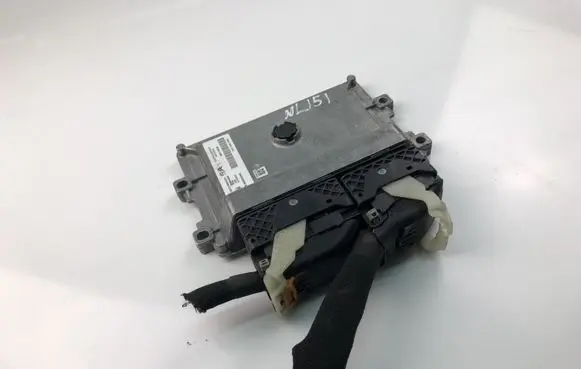 Peugeot 208 Engine control unit/module 9832694580