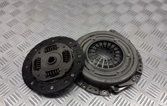 Volkswagen Polo IV 9N3 Pressure plate 