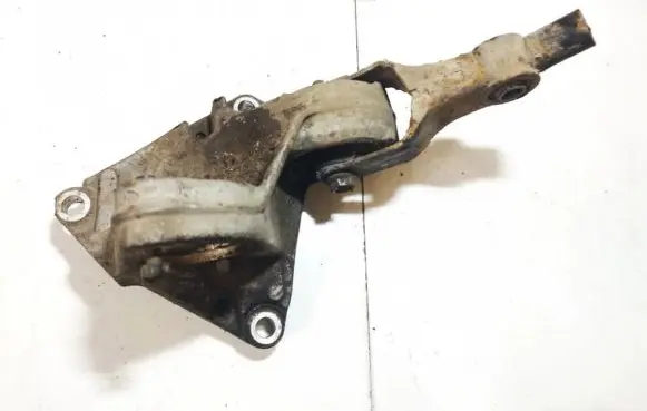 Engine mount bracket