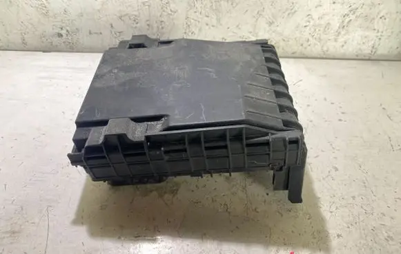 Volkswagen PASSAT B6 Fuse module