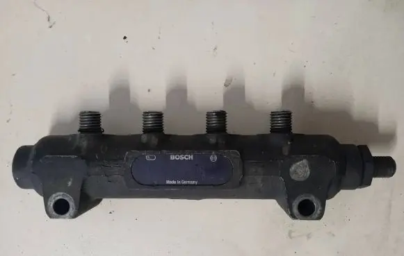 Audi A8 S8 D3 4E Fuel main line pipe 057130089