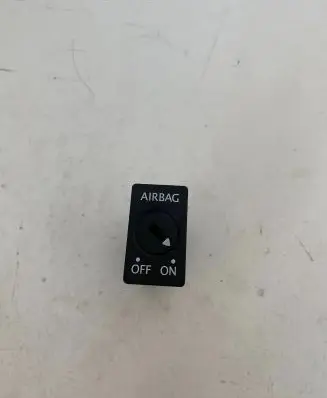 Passenger airbag on/off switch