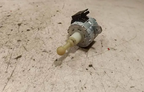 BMW X3 F25 Headlight level adjustment motor 1307220901 EL043215092014H 70460499