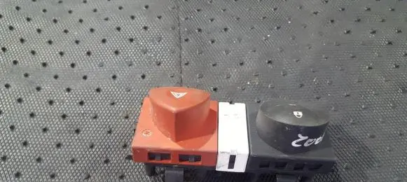 Renault Megane II Hazard light switch