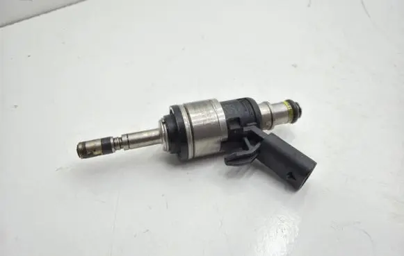 Skoda Octavia Mk4 Fuel injector 06Q906036A PA66GF35 06Q906A01