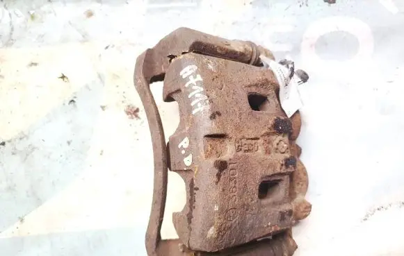 Nissan X-Trail T30 Front brake caliper 36301