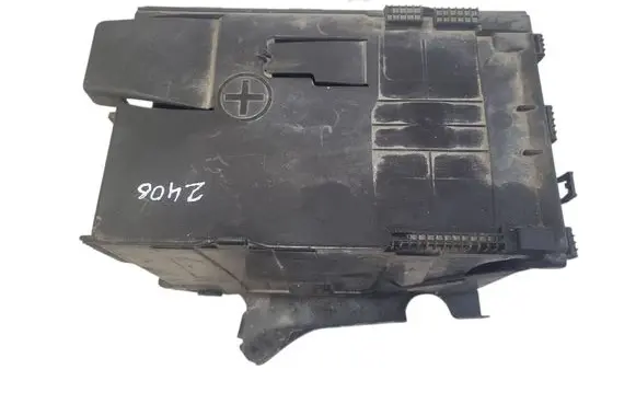 Peugeot 5008 Battery box tray 