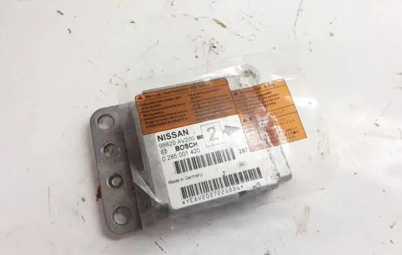 Nissan Primera Airbag control unit/module 98820AV200 0285001420
