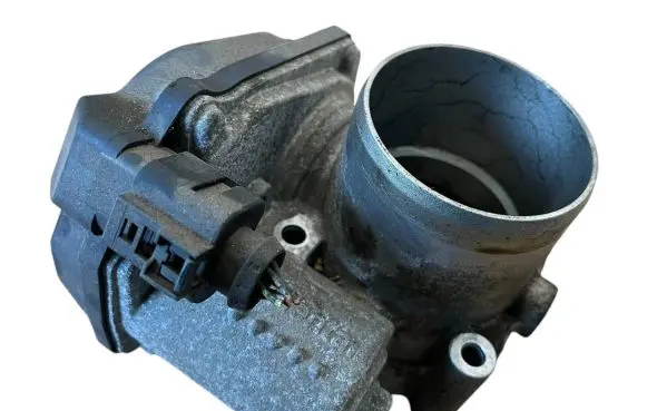Volkswagen PASSAT B7 Throttle valve 03C133062S A2C53367619