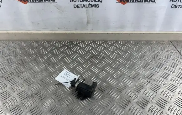 Volkswagen Caddy Turbo solenoid valve 1J0906627C
