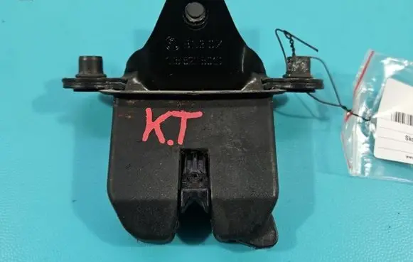 Skoda Octavia Mk2 (1Z) Tailgate/trunk/boot lock/catch/latch 1Z5827501D IMPRK1410558