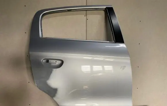 Mitsubishi Space Star Rear door