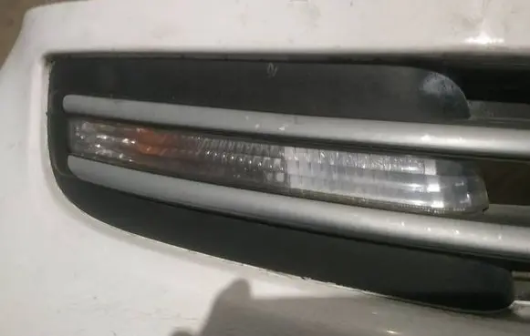 Daihatsu Materia Front indicator light