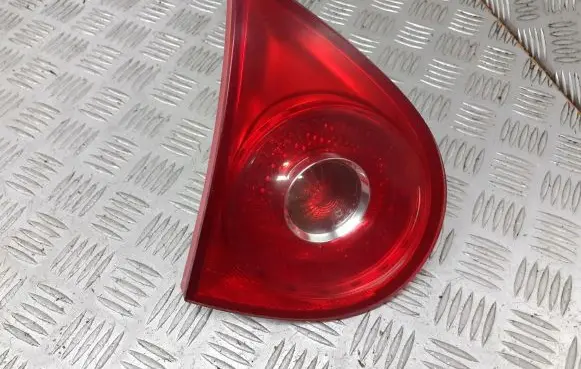 Volkswagen Golf V Tailgate rear/tail lights 1K6945093E