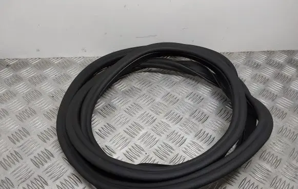Audi A1 Trunk rubber seal (body) 8X3827705