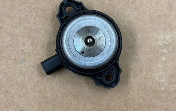 BMW 5 F10 F11 Camshaft vanos timing valve 7593719 11367593719