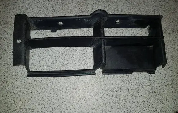 BMW 5 E39 Front bumper lower grill 51118235642