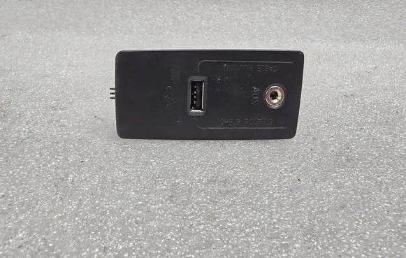 Volvo XC90 USB socket connector 31389705
