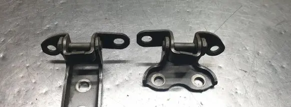 Rear door hinge set