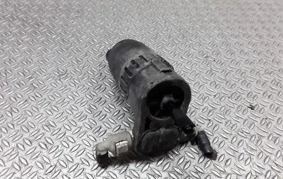 Volkswagen Caddy Windscreen/windshield washer pump