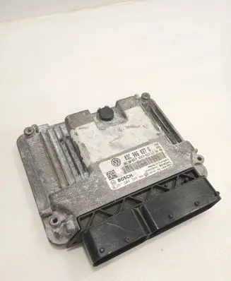 Volkswagen Golf VI Engine control unit/module 03C906027G 03C906027F 0261S04348