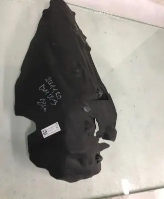 BMW 3 G20 G21 Heat shield in engine bay 54703011