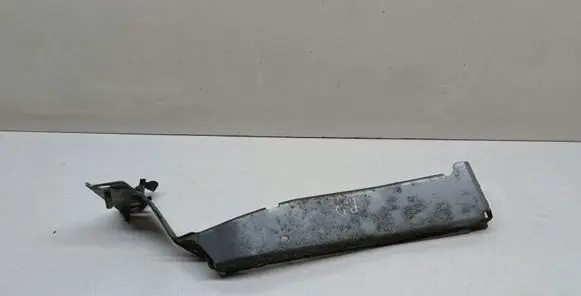 Headlight/headlamp mounting bracket