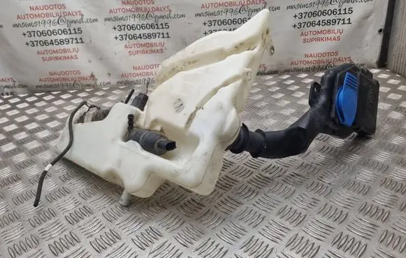 Audi A4 S4 B8 8K Windshield washer fluid reservoir/tank 8T0955453C