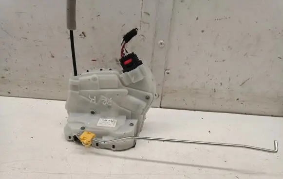 MG ZS Front door lock 11050847