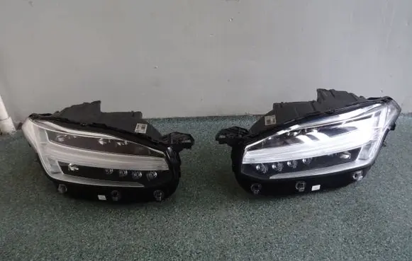 Volvo XC90 Headlights/headlamps set 