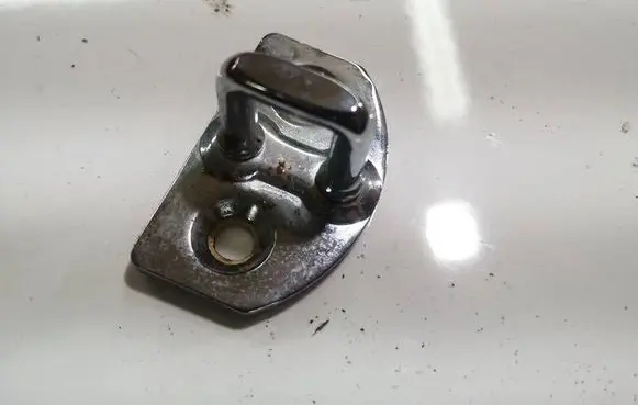 Renault Fluence Front door lock loop/hook striker 