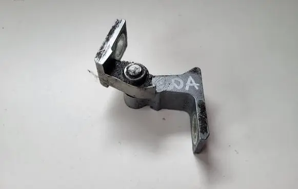 Volkswagen Tiguan Rear door lower hinge 5N0831402A