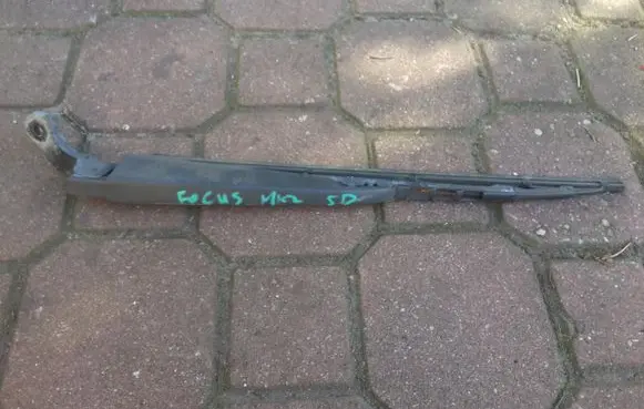 Ford Focus Front wiper blade arm