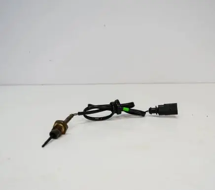 Volkswagen Jetta VI Oil temperature sensor 04L906088DJ