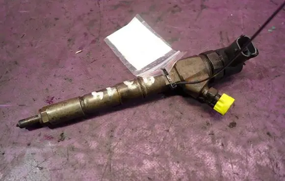 Opel Zafira B Fuel injector 