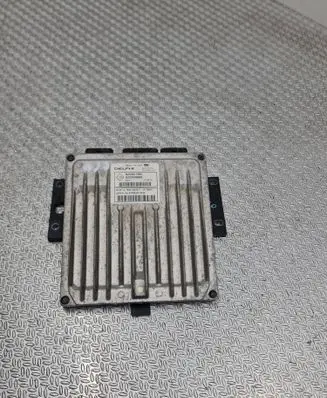 Renault Clio III Engine control unit/module 8200911560 8200909666 R0410B041C
