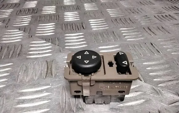 Peugeot 406 Wing mirror switch