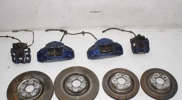 BMW 1 F40 Brake discs and calipers set 6879854 6879853