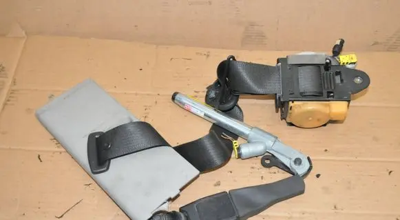 Opel Insignia A Front seatbelt 13303849 3063932 5056BB22GO