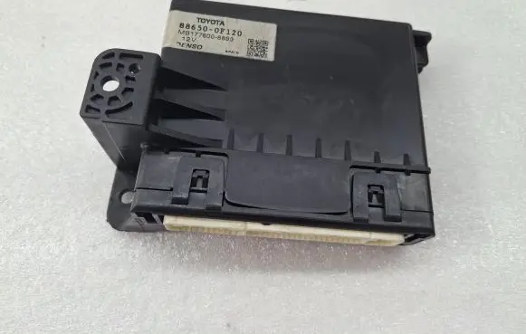 Toyota Verso Air conditioning/heating control unit MB1776008893 886500F121 886500F120