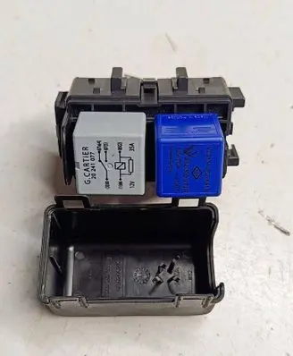 Renault Scenic III - Grand scenic III Other relay 8200222933 030200110