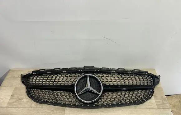 Mercedes-Benz C W205 Front bumper upper radiator grill A2058881660