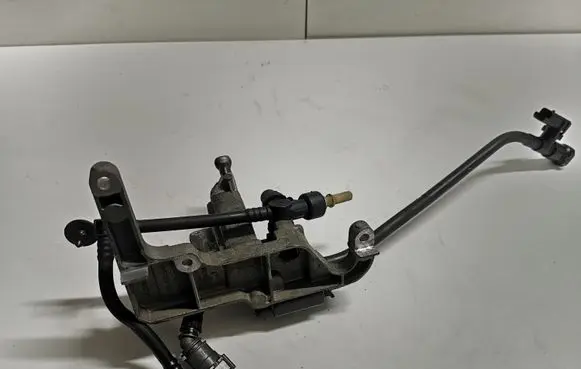 Volvo S60 Fuel pump bracket AV6Q9B470BB
