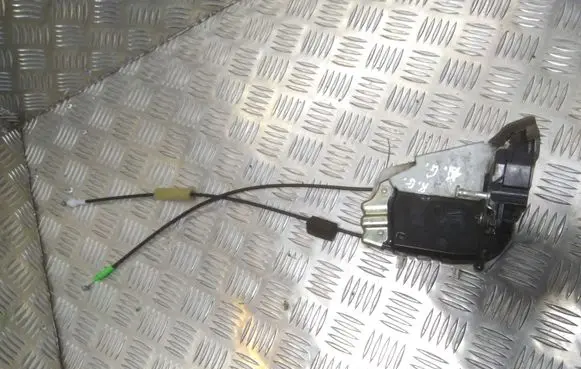 Toyota Prius (XW30) Rear door lock