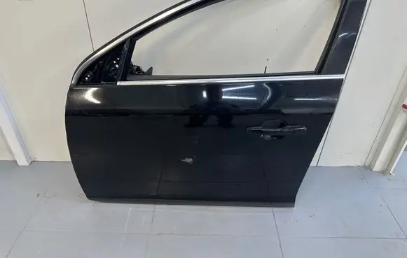 Volvo V60 Front door
