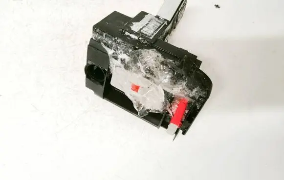 Volvo V50 Seat back rest lock catch 6841899 6841901