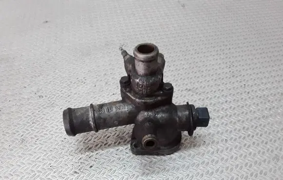 Volkswagen Golf IV Engine coolant pipe/hose 038121133A