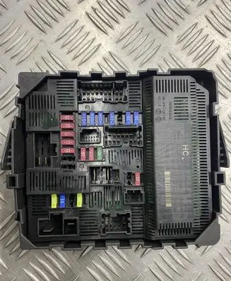 Mercedes-Benz X-class W470 Fuse box set 284B74JA2B 7492000224 170814